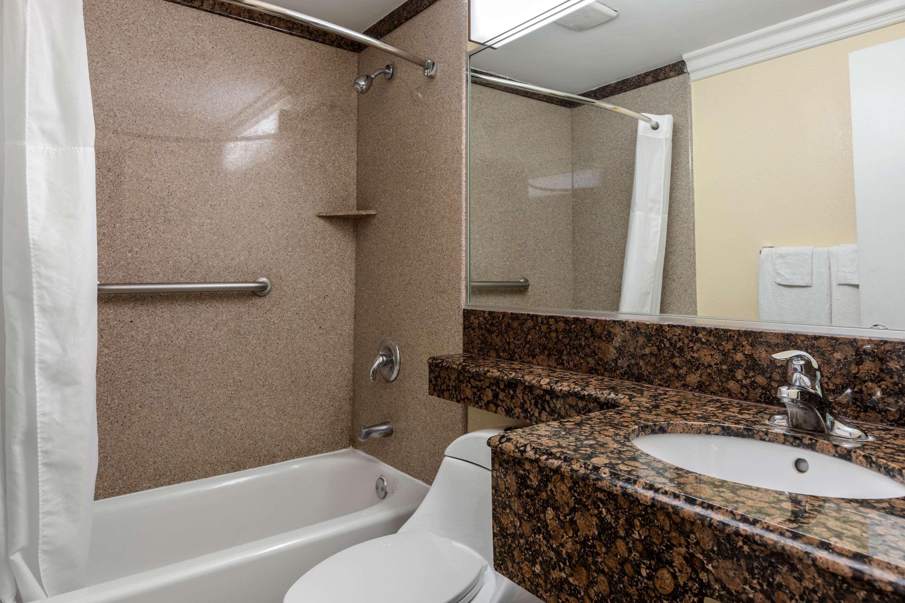 Quality Inn Lomita-Los Angeles South Bay Экстерьер фото