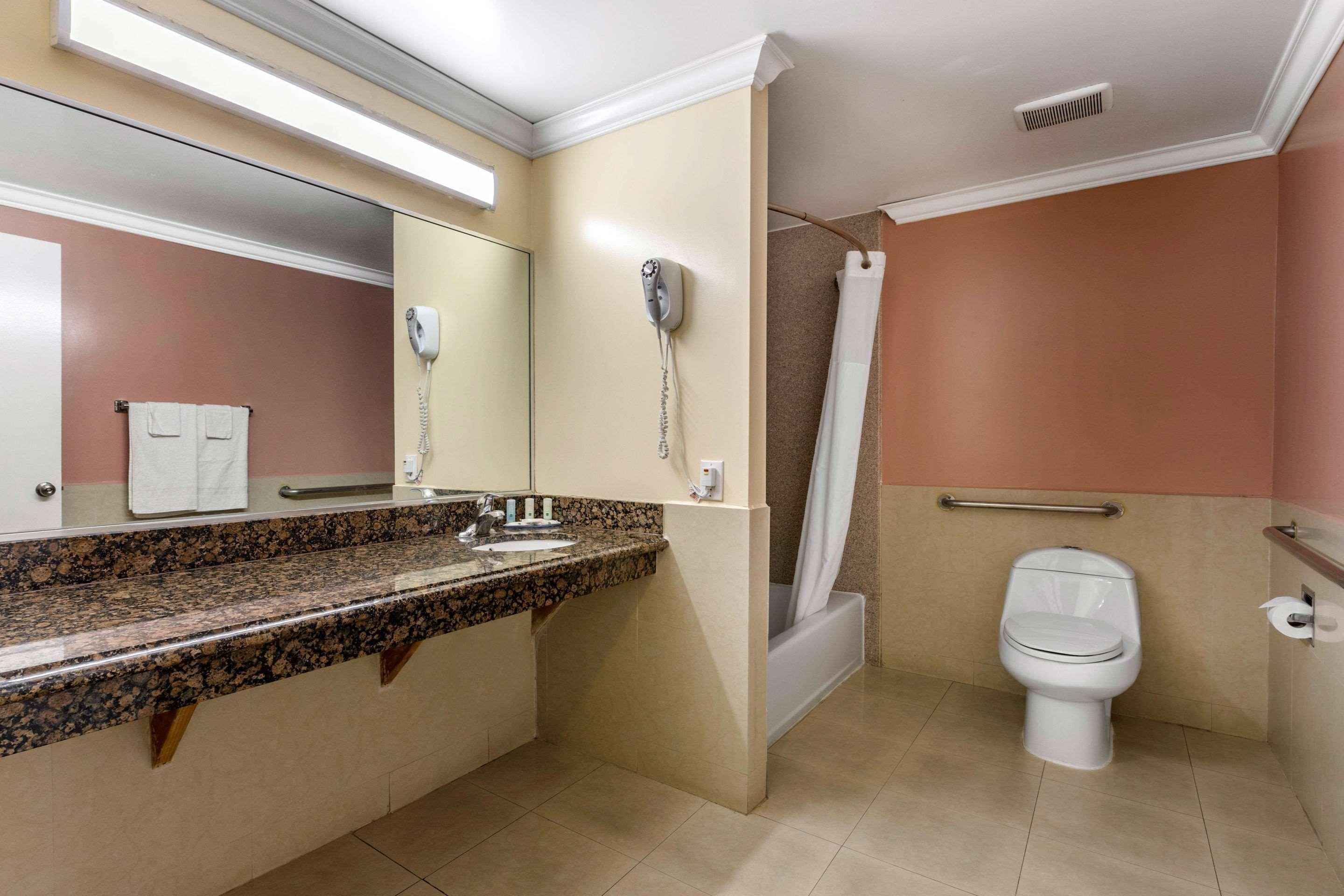 Quality Inn Lomita-Los Angeles South Bay Экстерьер фото